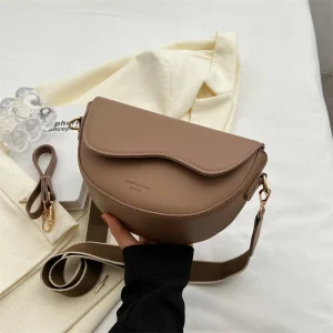 Women’s PU leather saddle bags for summer 2024. Chain shoulder crossbody bags for ladies. Vintage underarm handbags